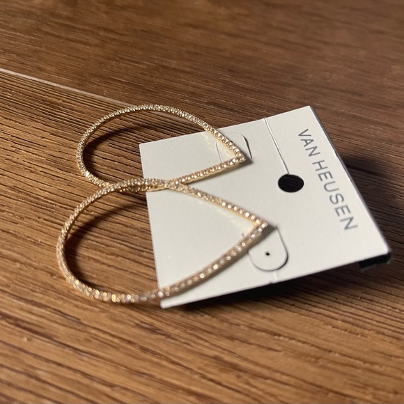 VAN HEUSEN-NWT Gold Tone & CZ Tear Drop Earrimgs - Picture 4 of 8